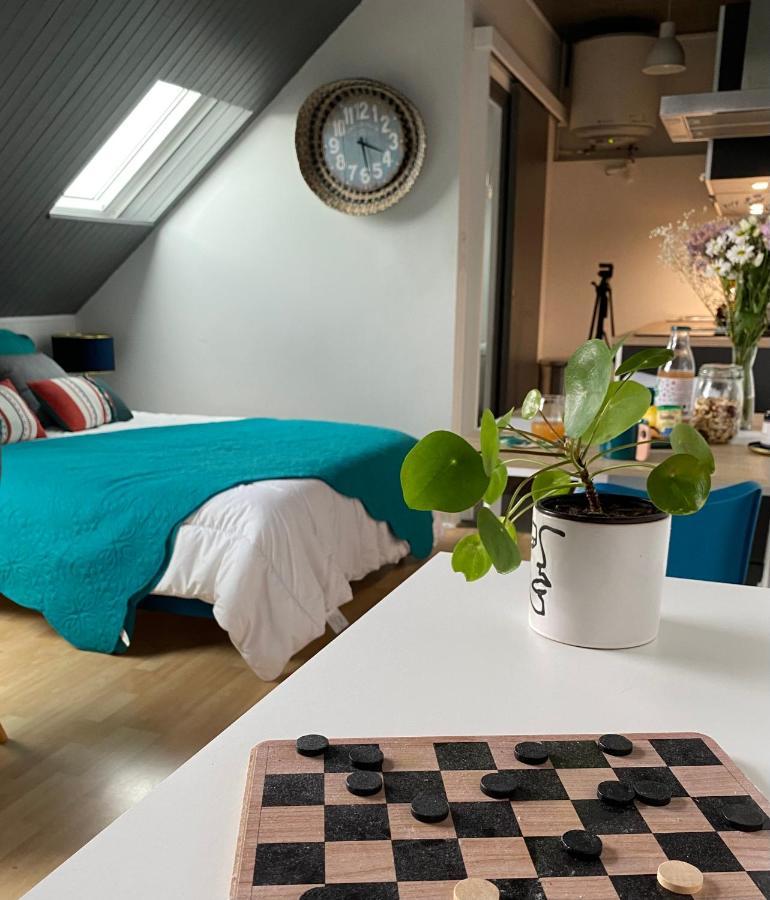 شقة Agreable Cocon Sous Les Toits - Parking - Wifi بلينوف-فال-أندريه المظهر الخارجي الصورة